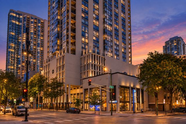 1122 N CLARK Street 3202, Chicago, IL 60610