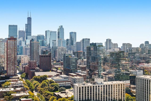 1122 N CLARK Street 3202, Chicago, IL 60610