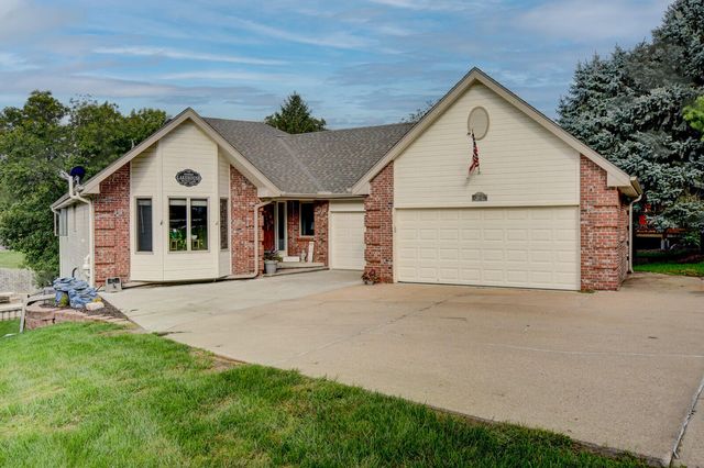 8883 VERDON Circle, Plattsmouth, NE 68048