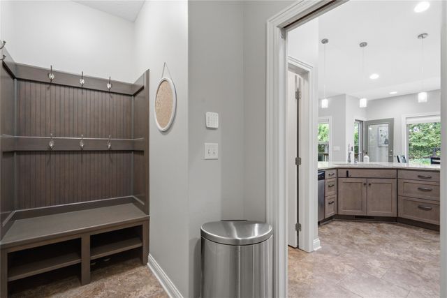 8326 Heritage Bend Road, West Des Moines, IA 50266