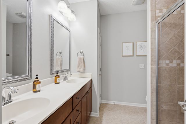 8326 Heritage Bend Road, West Des Moines, IA 50266