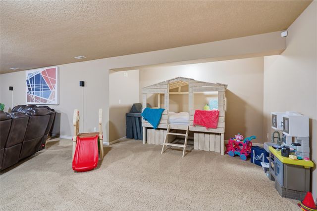 8326 Heritage Bend Road, West Des Moines, IA 50266