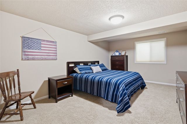 8326 Heritage Bend Road, West Des Moines, IA 50266