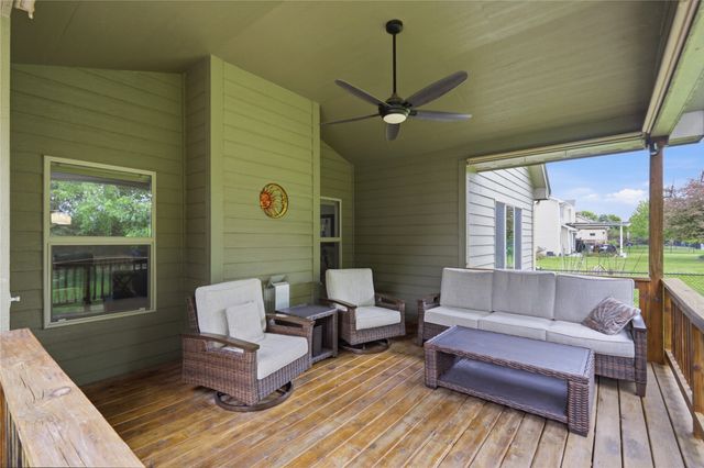 8326 Heritage Bend Road, West Des Moines, IA 50266