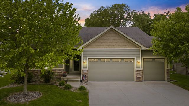 8326 Heritage Bend Road, West Des Moines, IA 50266