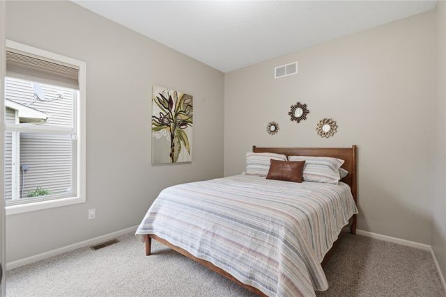 8326 Heritage Bend Road, West Des Moines, IA 50266