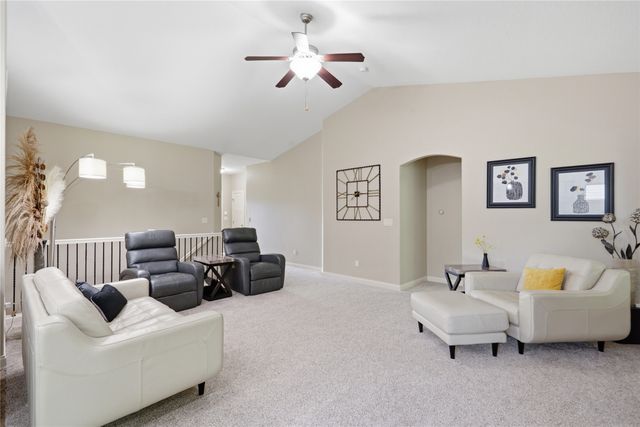 8326 Heritage Bend Road, West Des Moines, IA 50266