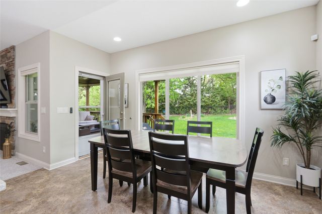 8326 Heritage Bend Road, West Des Moines, IA 50266