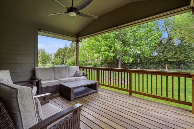 8326 Heritage Bend Road, West Des Moines, IA 50266
