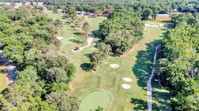 425 Hideaway Central Ln, Hideaway, TX 75771