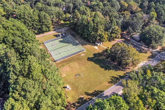 425 Hideaway Central Ln, Hideaway, TX 75771