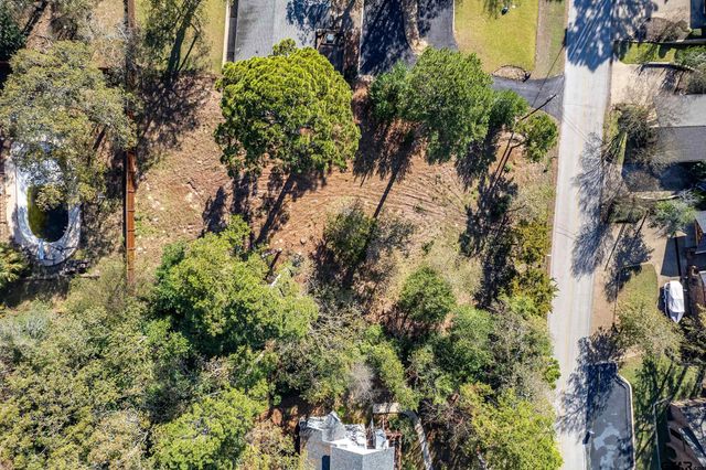 425 Hideaway Central Ln, Hideaway, TX 75771