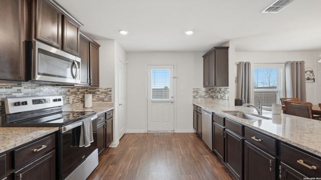 10839 Monterey, Converse, TX 78109