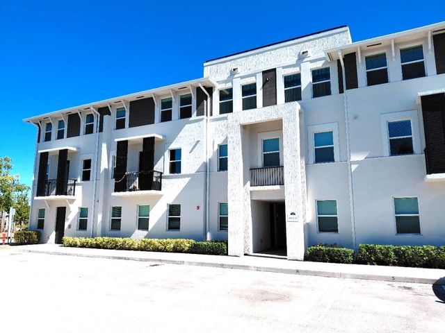 8878 Lake Worth Road 209, Lake Worth, FL 33467