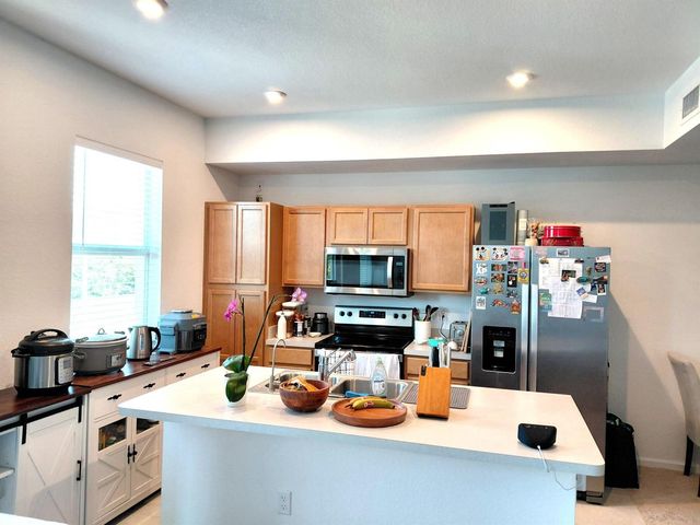 8878 Lake Worth Road 209, Lake Worth, FL 33467