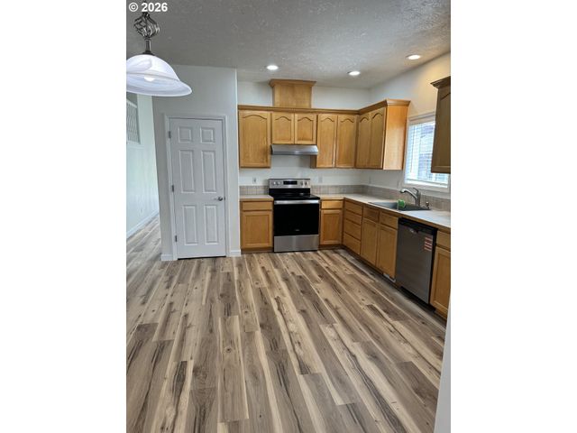 1987 Nw 17TH St, Gresham, OR 97030