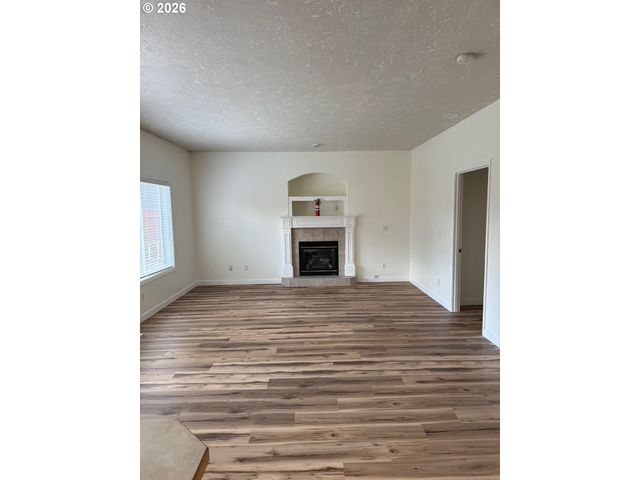 1987 Nw 17TH St, Gresham, OR 97030
