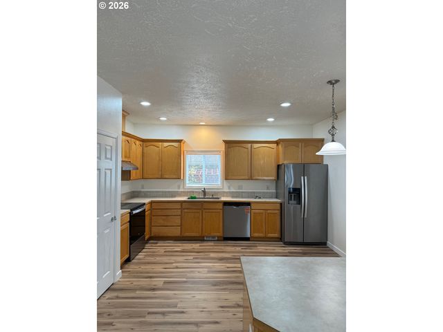 1987 Nw 17TH St, Gresham, OR 97030