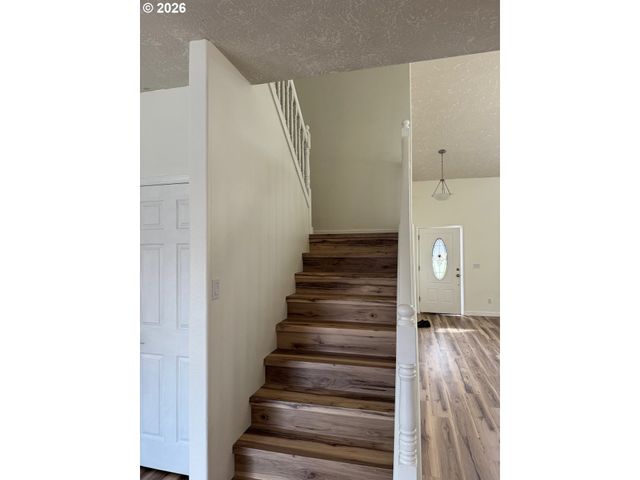 1987 Nw 17TH St, Gresham, OR 97030