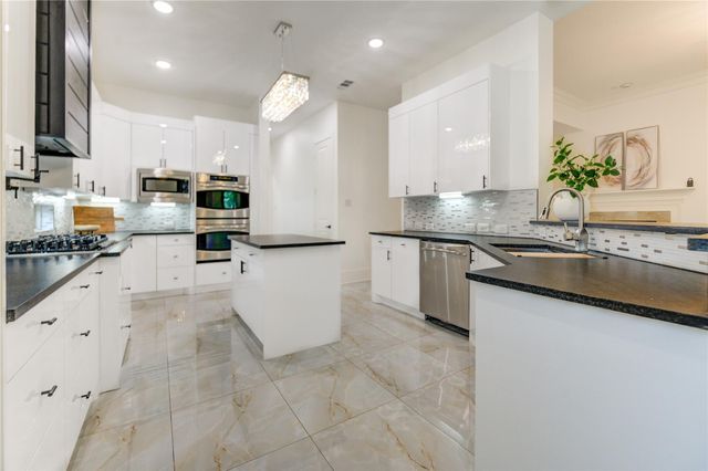 27715 Guthrie Ridge Ln, Katy, TX 77494