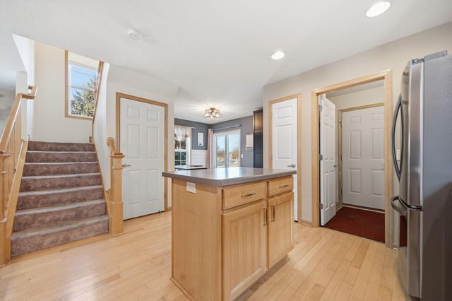 1503 Savanna Drive, Shakopee, MN 55379