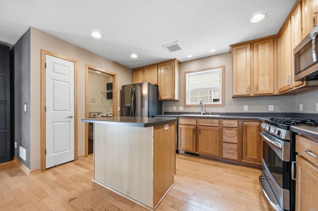 1503 Savanna Drive, Shakopee, MN 55379