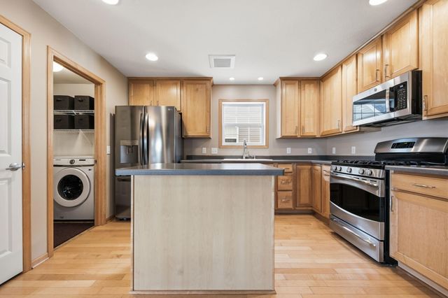 1503 Savanna Drive, Shakopee, MN 55379