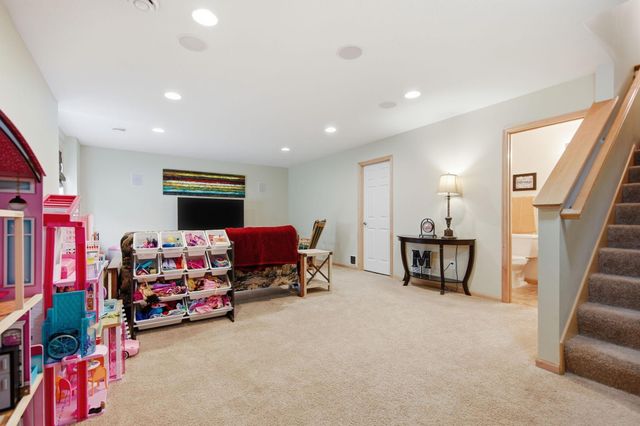 1503 Savanna Drive, Shakopee, MN 55379