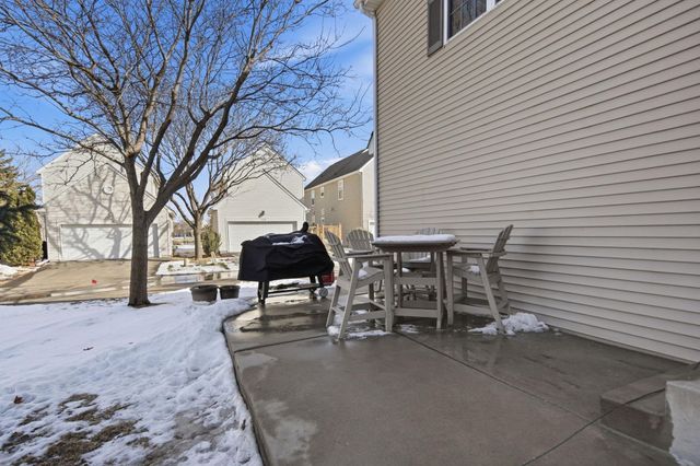1503 Savanna Drive, Shakopee, MN 55379