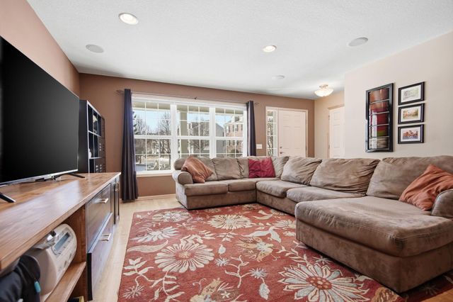 1503 Savanna Drive, Shakopee, MN 55379