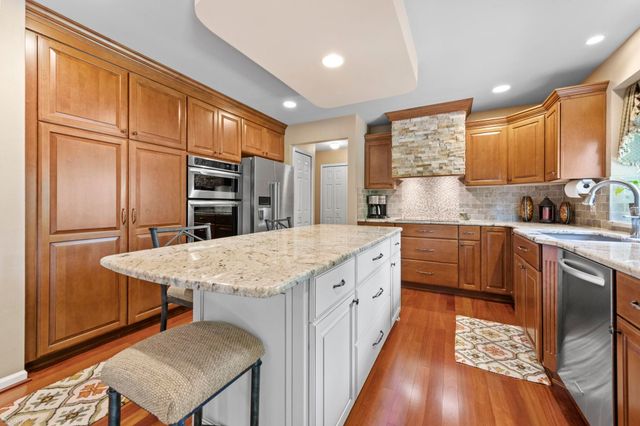 53816 Cherrywood Drive, Shelby Twp, MI 48315