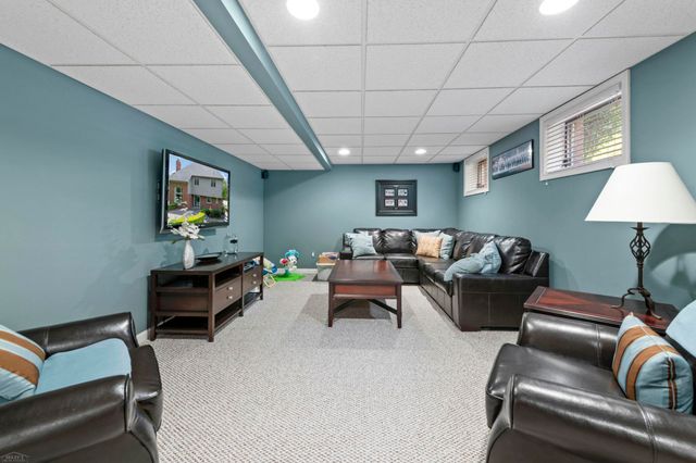53816 Cherrywood Drive, Shelby Twp, MI 48315