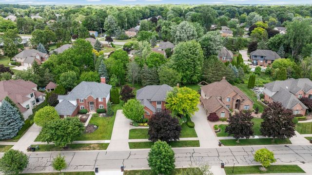 53816 Cherrywood Drive, Shelby Twp, MI 48315
