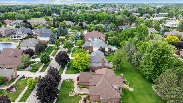 53816 Cherrywood Drive, Shelby Twp, MI 48315