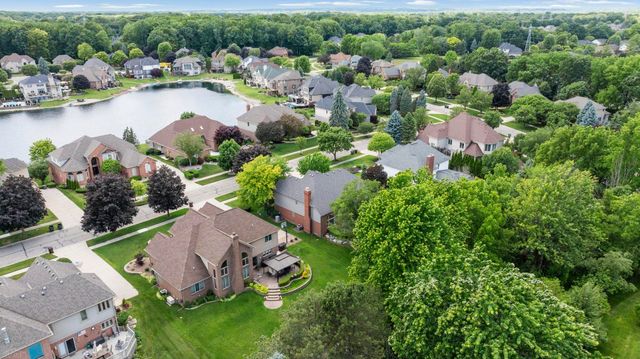 53816 Cherrywood Drive, Shelby Twp, MI 48315