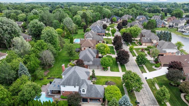 53816 Cherrywood Drive, Shelby Twp, MI 48315