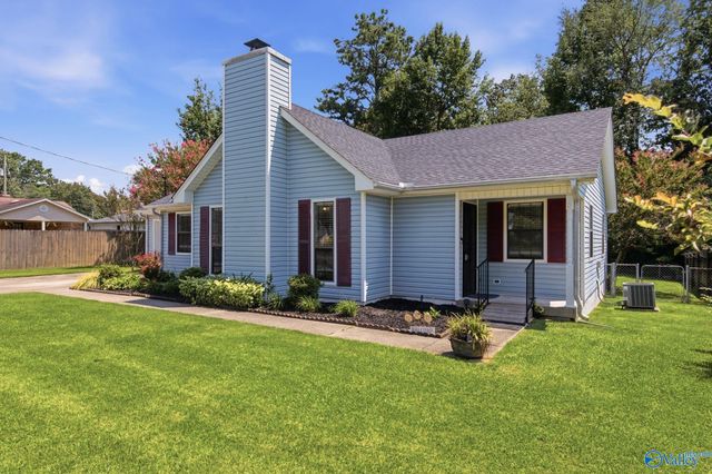 2415 Oxmoor Lane SW, Decatur, AL 35603