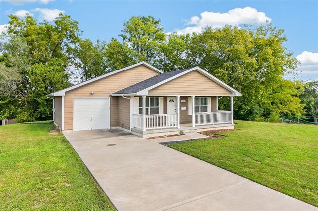 1133 N 50th Place, Kansas City, KS 66102