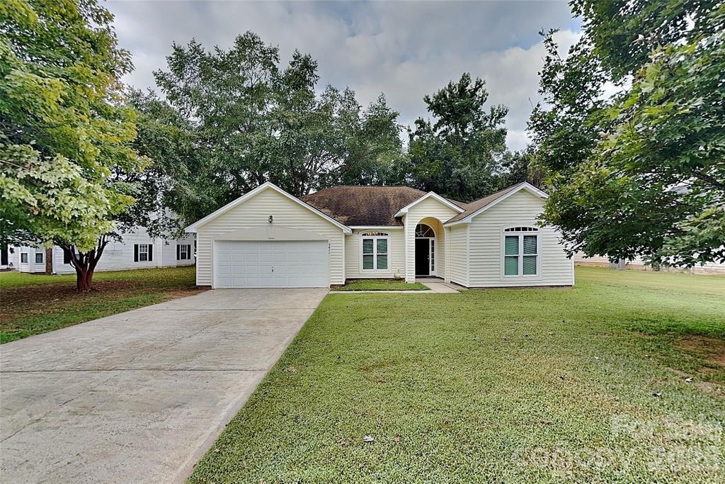 5611 Timbertop Lane, Charlotte, NC 28215