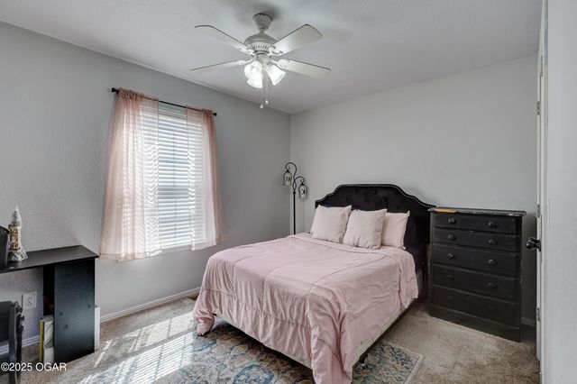 1800 Sally Anne Avenue, Neosho, MO 64850