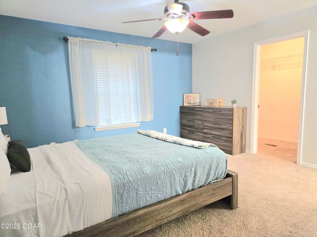 1800 Sally Anne Avenue, Neosho, MO 64850