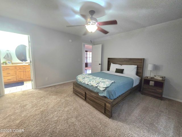 1800 Sally Anne Avenue, Neosho, MO 64850