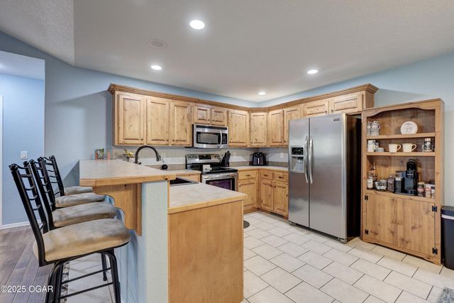 1800 Sally Anne Avenue, Neosho, MO 64850