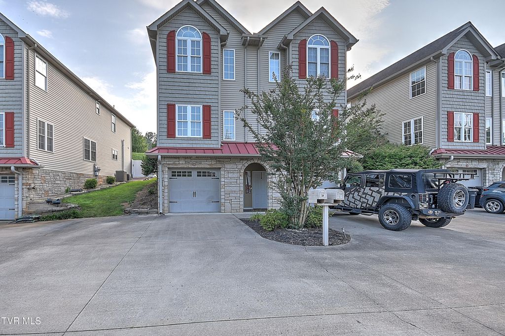38 Earhart Road, Bluff City, TN 37618