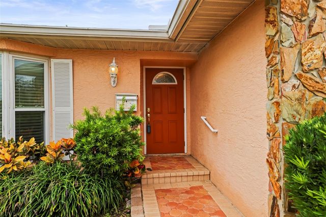 1112 40TH AVE NE, St Petersburg, FL 33703
