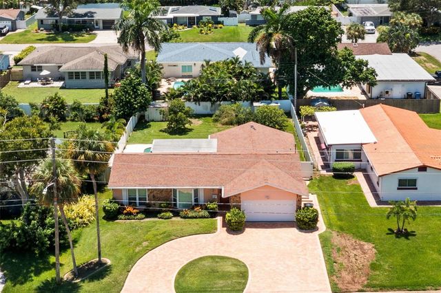 1112 40TH AVE NE, St Petersburg, FL 33703