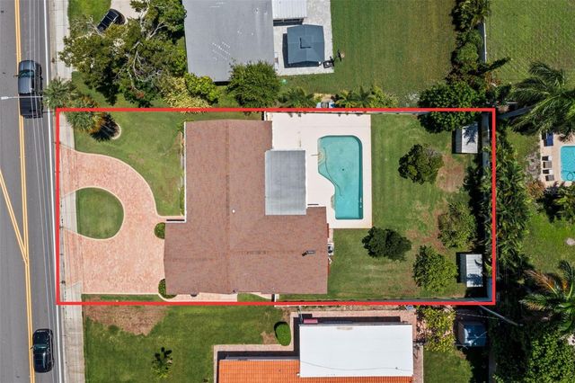 1112 40TH AVE NE, St Petersburg, FL 33703