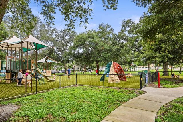 1112 40TH AVE NE, St Petersburg, FL 33703