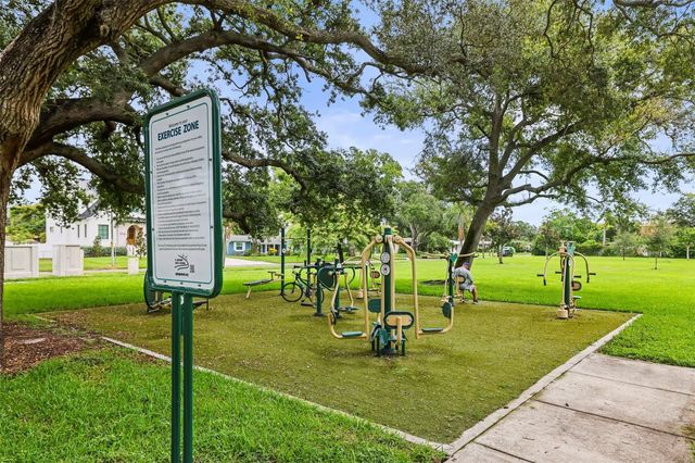 1112 40TH AVE NE, St Petersburg, FL 33703