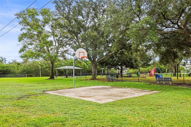 1112 40TH AVE NE, St Petersburg, FL 33703